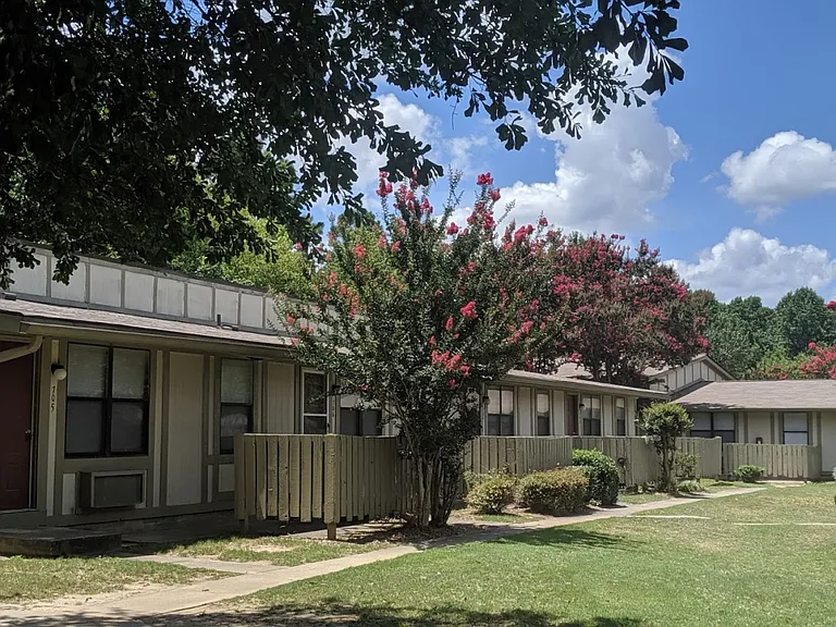Poplar Springs Apartments — Photo 6