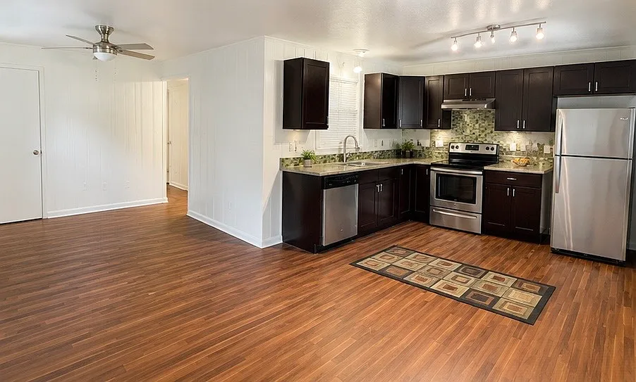 2 bed, 800 sqft, $1,400 — Photo 3