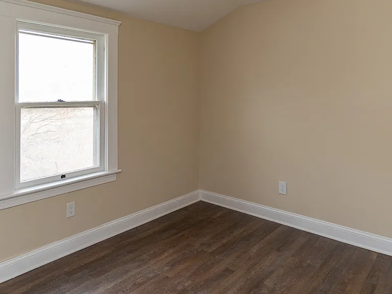 10003 Newton Ave — Photo 12