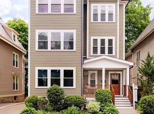 114 Davis Ave #2, Brookline, MA 02445