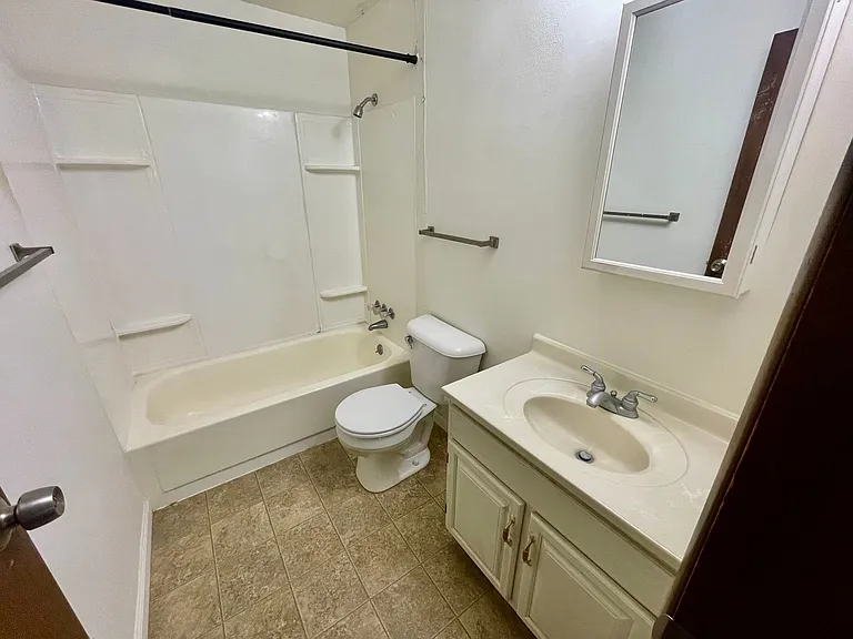 946 Carle Street — Photo 9