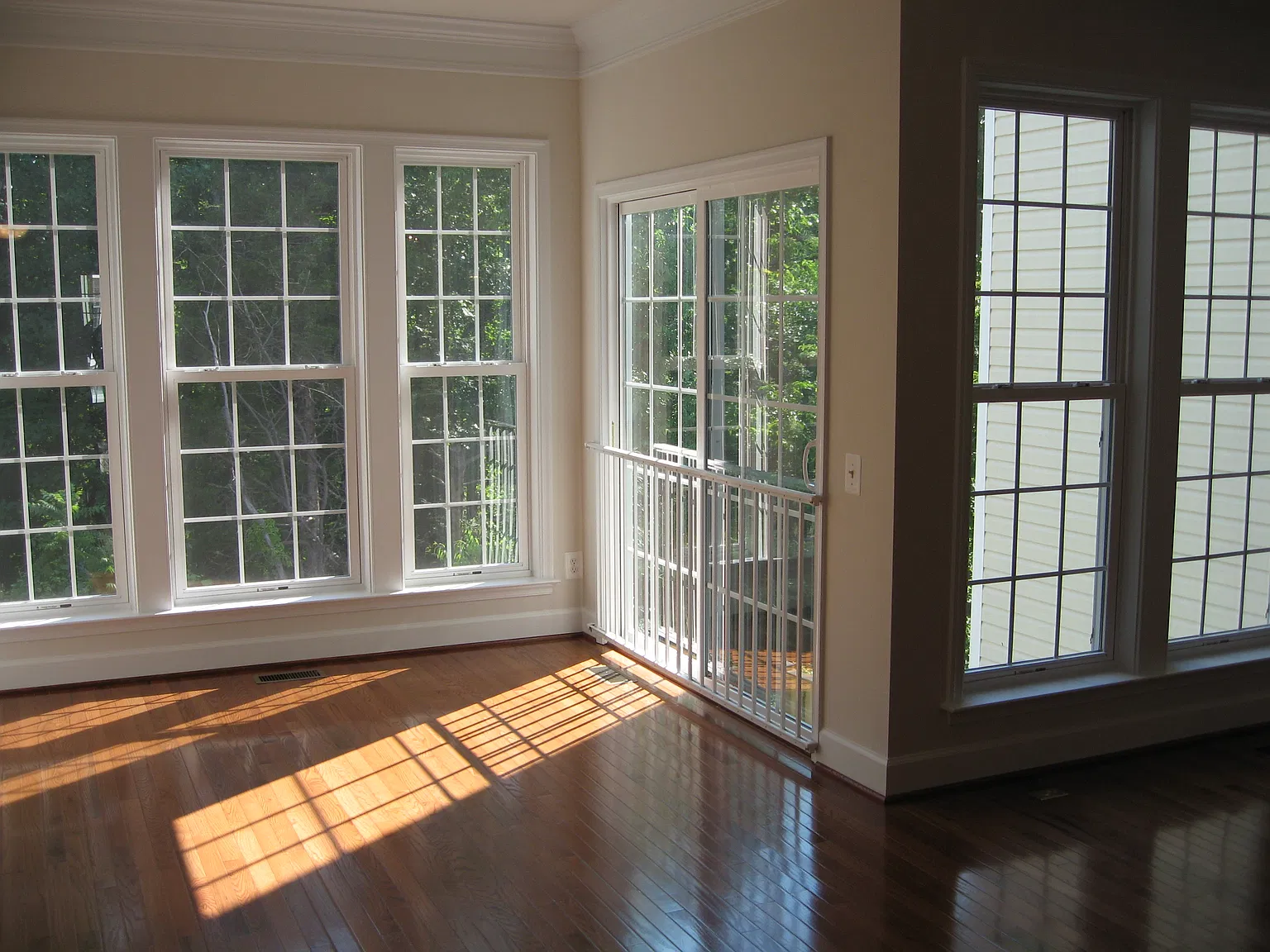 4 bed, 3.5 bath, 1675 sqft, $3,300 — Photo 4