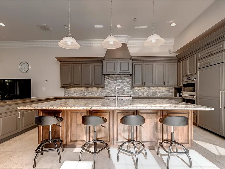 12445 Memorial Dr — Photo 16