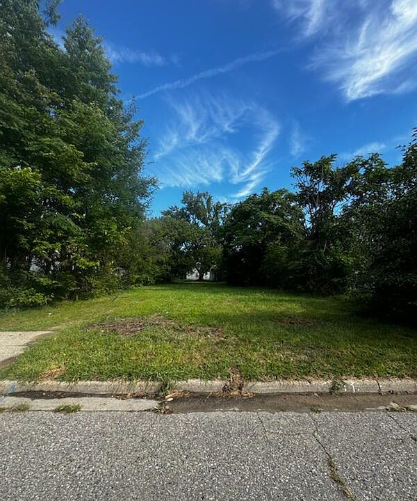 2nd image of 1039 Parkwood Ave