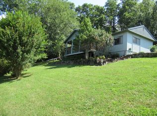 154 Mann Rd, Franklin, NC 28734