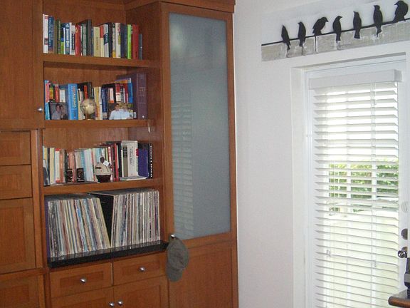 2nd image of 1037 Michigan Ave APT 2