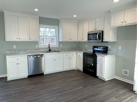4th image of 4916 Courtney Ct