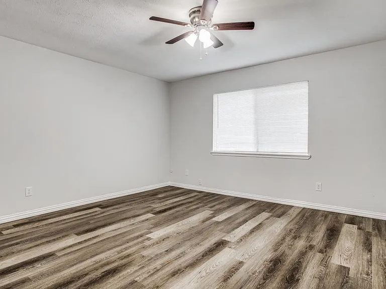 5532 Gibson Dr — Photo 15