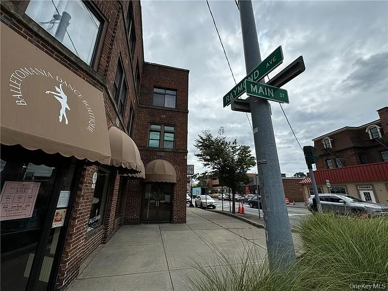 2 Raymond Ave #2A — Photo 25