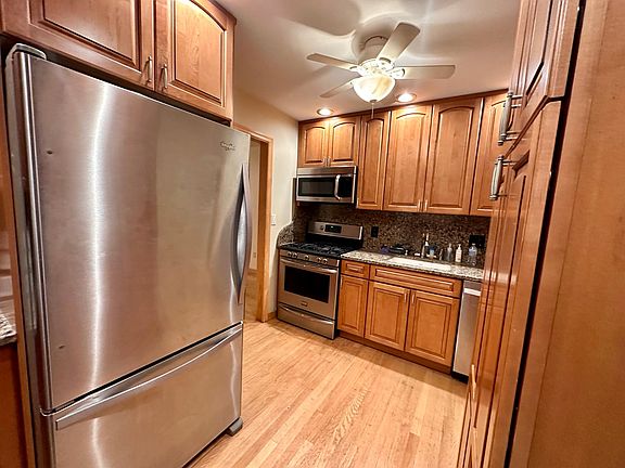 2nd image of 584 Benito St Floor 1
