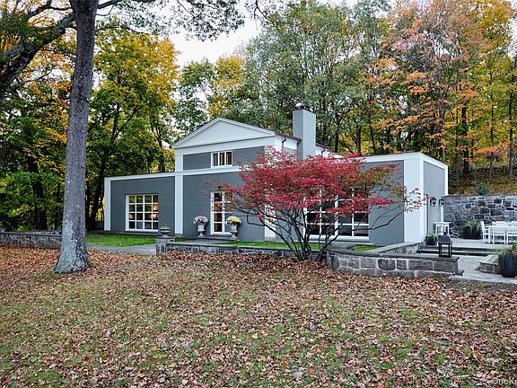 2nd image of 72 Lookout Road