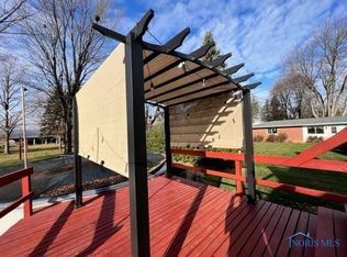 18821 Mercer Rd, Bowling Green, OH 43402