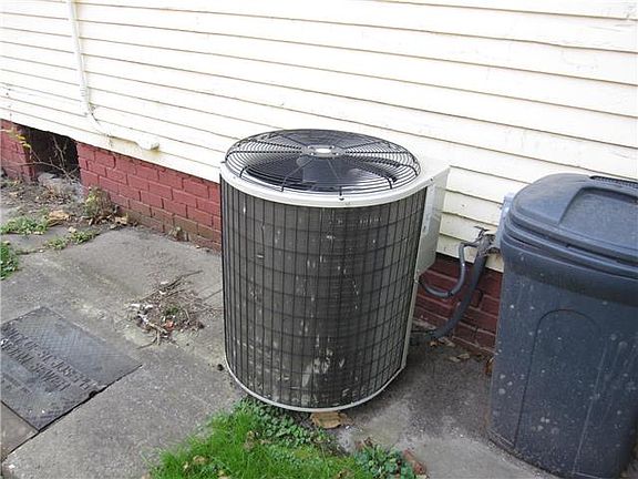 4th image of 411 N 24th St