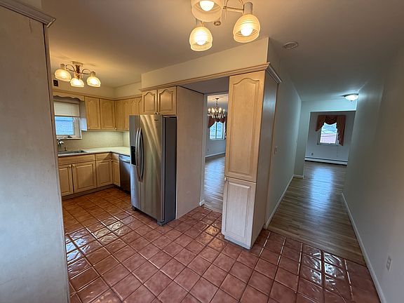 5th image of 477 Central Blvd Floor 2