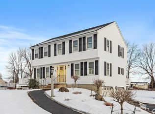 23 Blackberry Fields Rd, Dracut, MA 01826