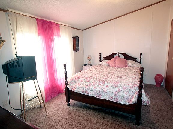 4th image of 509 Renee Cir