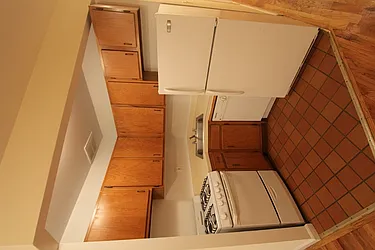 Rented by Robyn Lee, LREB