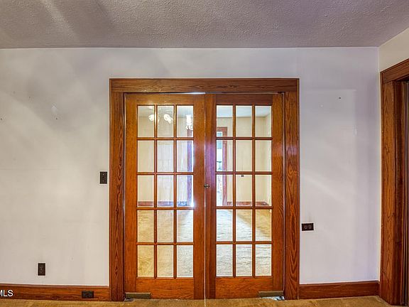 4th image of 1006 E McKinney Ave