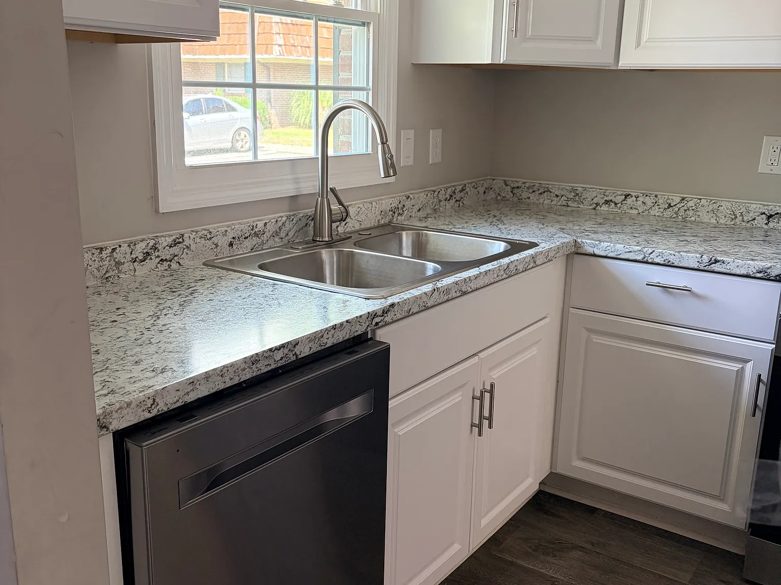 2 bed, 1125 sqft, $1,400 — Photo 2
