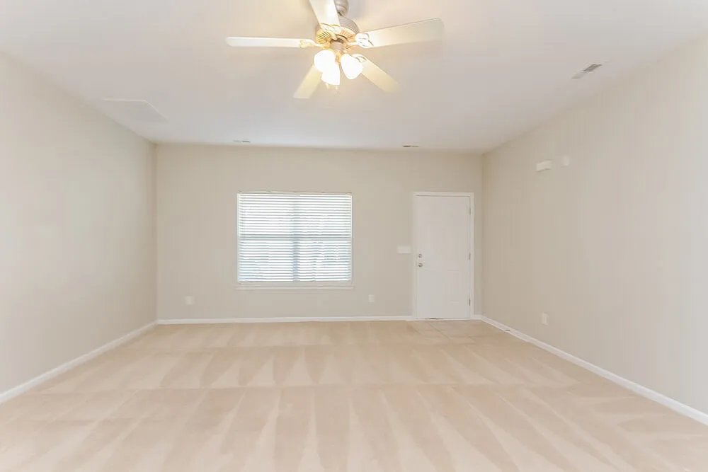 3 bed, 2.5 bath, 2367 sqft, $2,235 — Photo 2