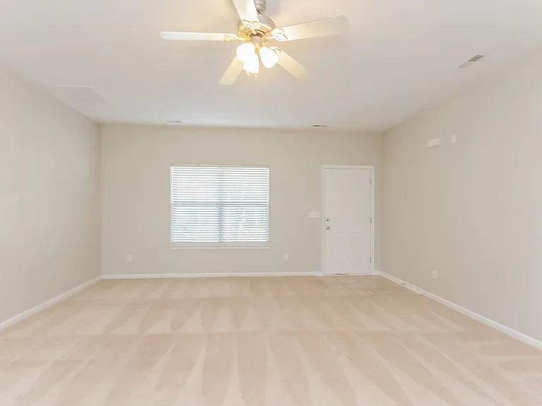 4716 Potters Glen Rd — Photo 2