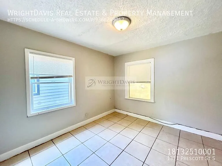 1311 Prescott St S — Photo 16