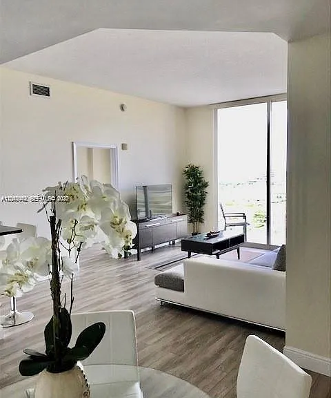 18800 NE 29th Ave #4 — Photo 2