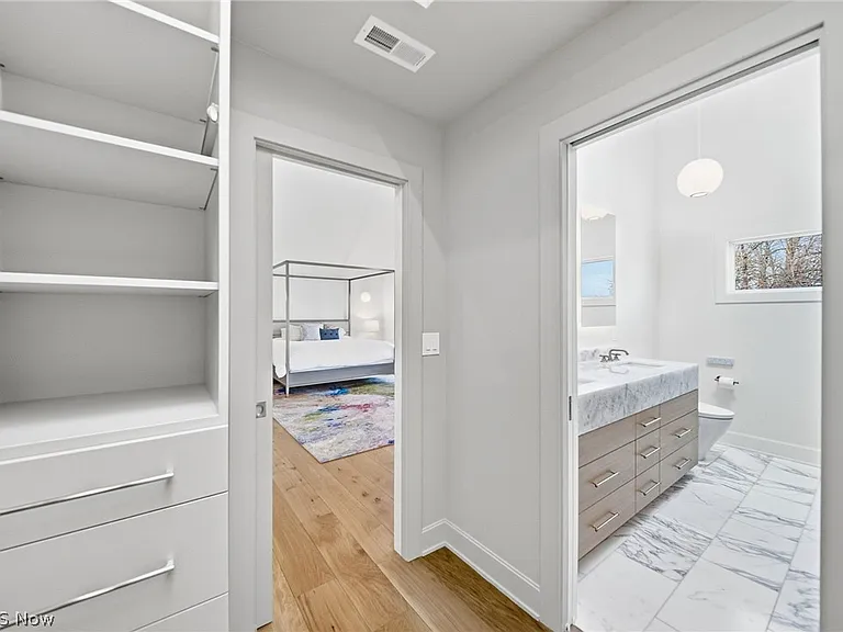 1440 W 57th St — Photo 28