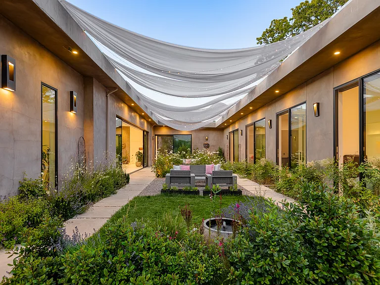 6568 Sonoma Mountain Rd — Photo 96