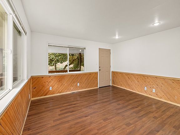 5th image of 12724 37th Ave NE
