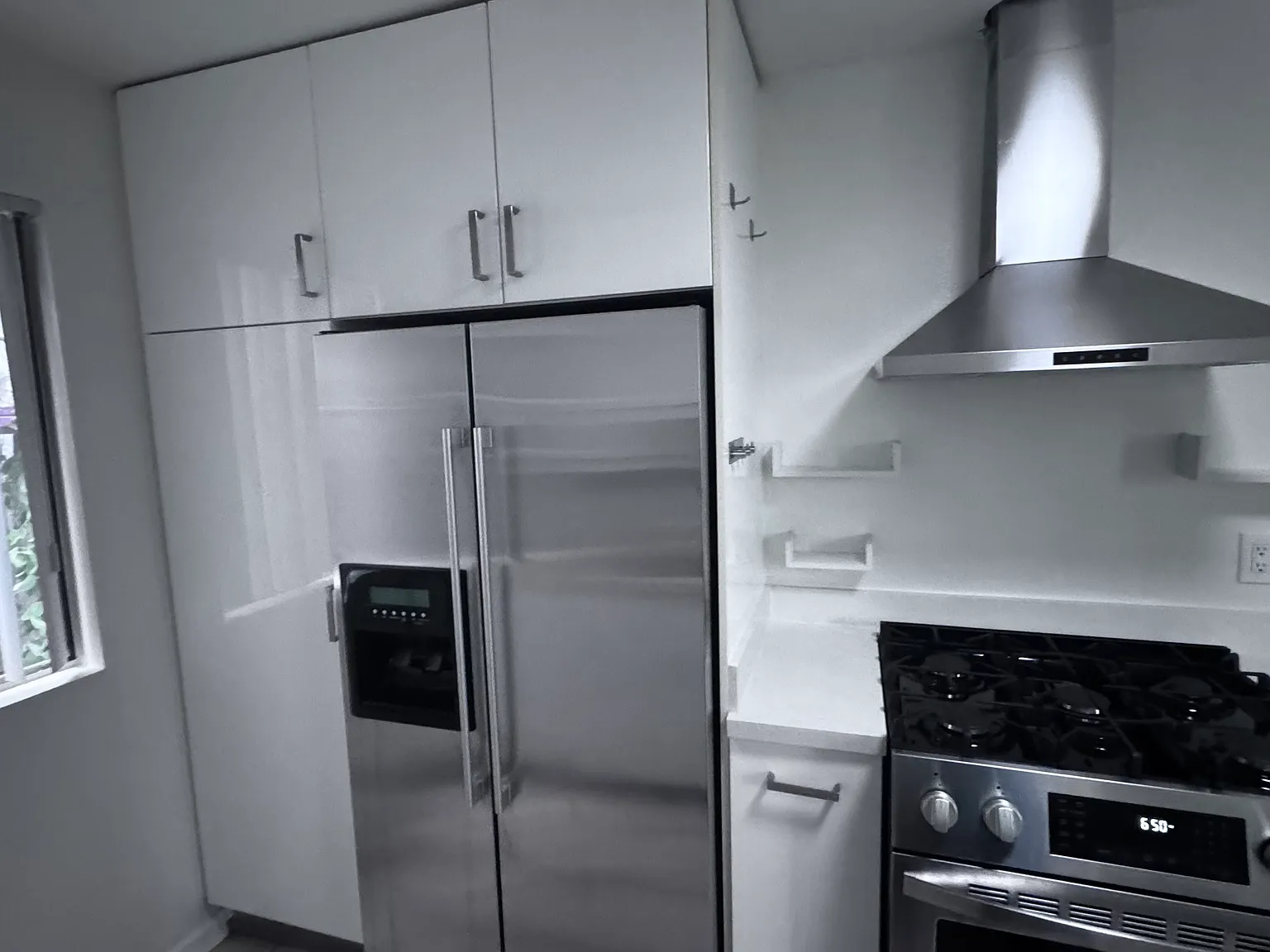 2 bed, 968 sqft, $4,635 — Photo 4