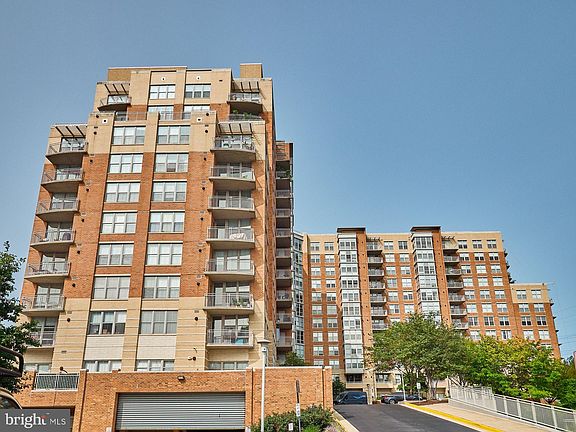 4th image of 11800 Sunset Hills Rd Unit 518
