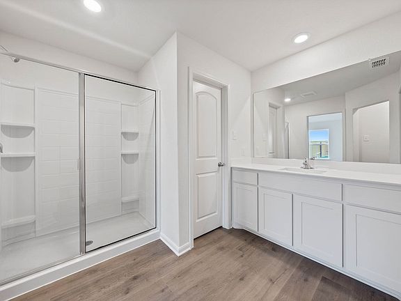 5th image of 1304 Reed St