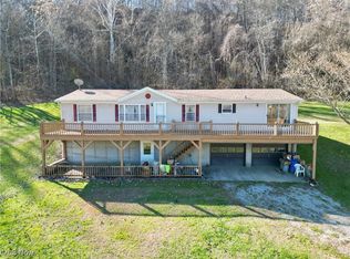 10115 Old River Rd, Blue Rock, OH 43720