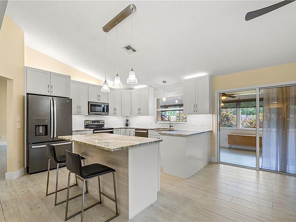 5th image of 165 Forest Cay