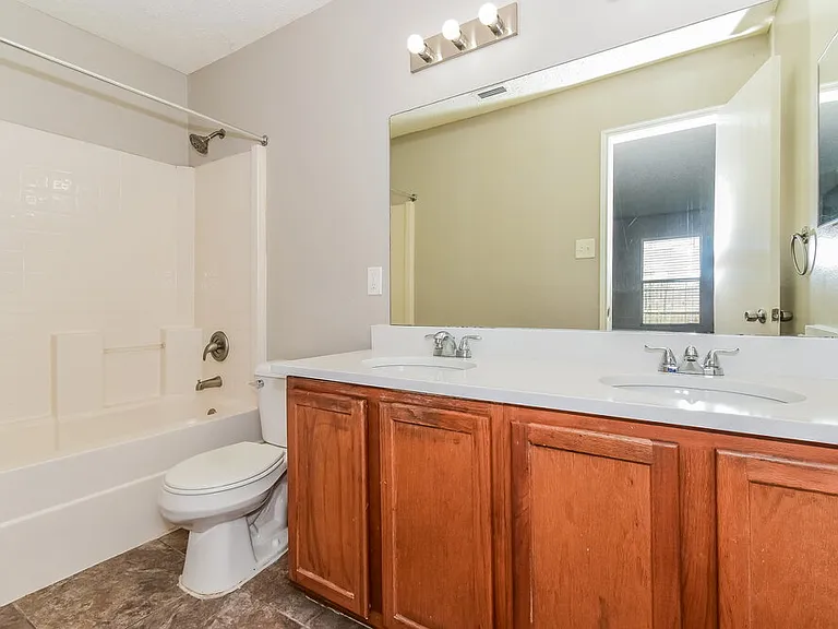 3808 Kenzie Ct — Photo 11