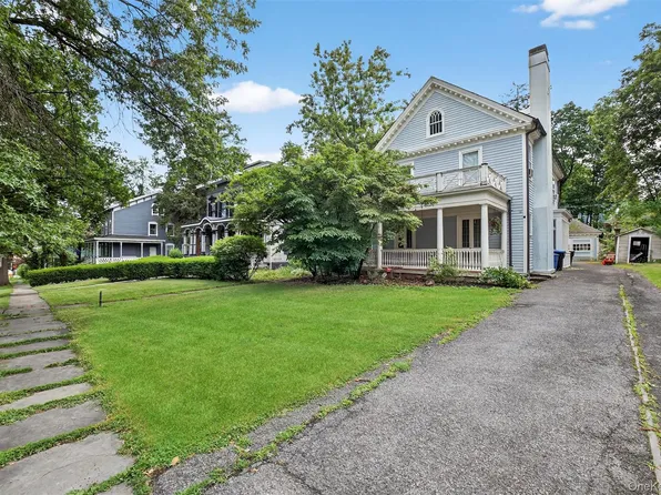 13 Garfield Place, Poughkeepsie, NY 12601