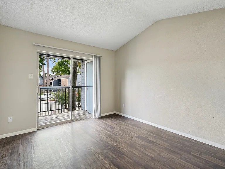 Bridges of Cypress Creek Apartment Homes — Photo 8