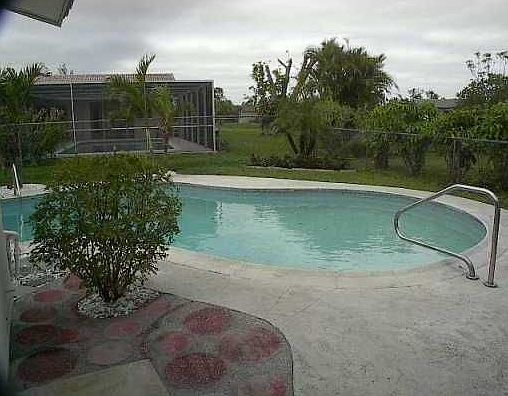 1st image of 4301 NW 76th Ave