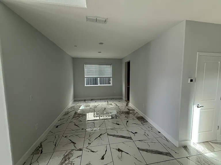 1600 Ranch Ln — Photo 4