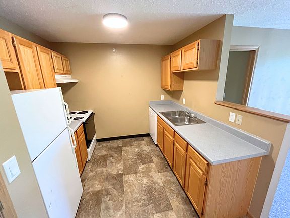 2nd image of 2805 Schroeder Dr #7