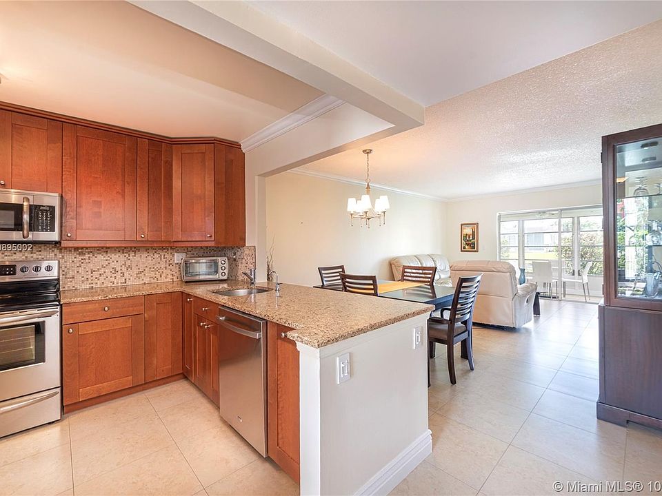 1st image of 2900 NW 46th Ave APT 106
