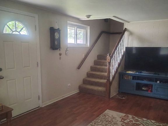 4th image of 300 S Brooks St