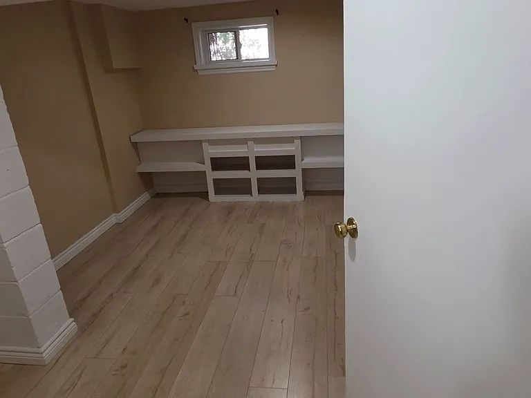 187 Septonne Ave #LOWER LEVEL — Photo 16
