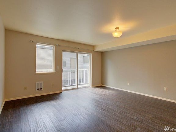 3rd image of 11532 15th Ave NE APT 205