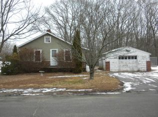 40 Camp St, Attleboro, MA 02703