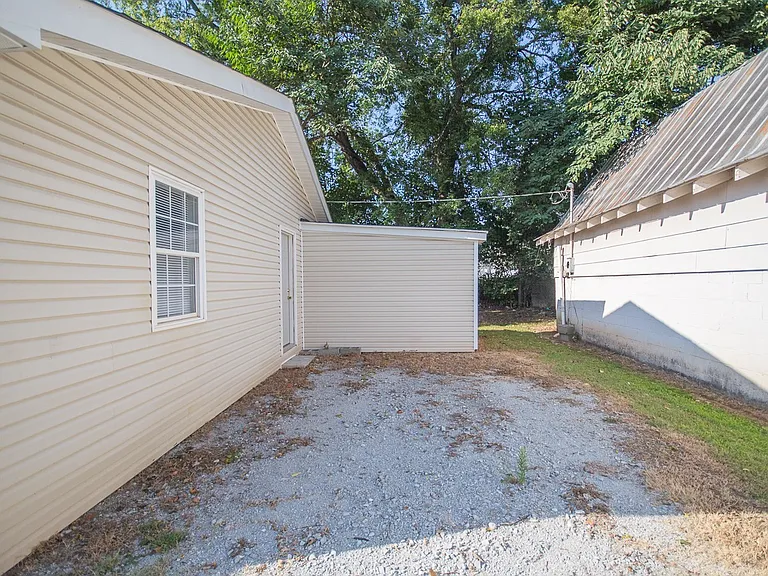 411 S Marion St — Photo 17