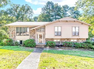 7 Coventry Ln, Little Rock, AR 72212