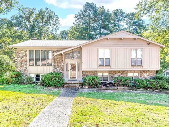 7 Coventry Ln, Little Rock, AR 72212