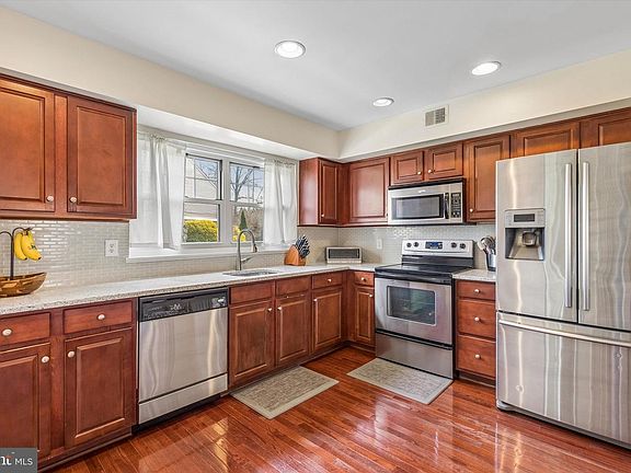 4th image of 13 Ramsgate Ct Building 208-U-13